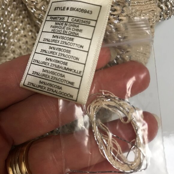 NEW BB Dakota Sweater XSmall Steve Madden Retail $89.00 Rose Gold Metallic - Picture 11 of 11